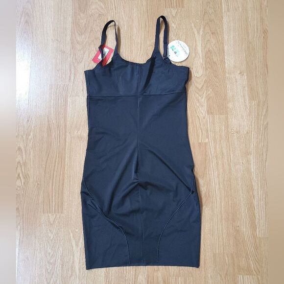 SPANX | *NEW* SmartGrip Open-Bust Full Slip - [Med, Very Black] - Picture 3 of 10